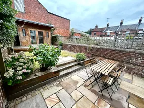 Nomi Homes - Okehampton Place - Exeter - Sleeps 7 - Image 2