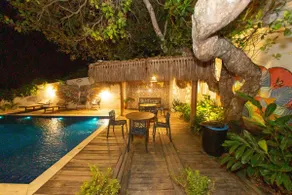 Centrally located apartment with pool - Image 2