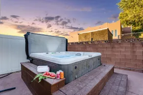 Family Getaway: 4BR, Pool & Spa, – Sleeps 10 - Image 3