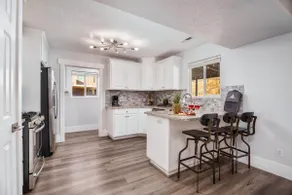 Family Getaway: 4BR, Pool & Spa, – Sleeps 10 - Image 5