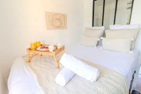 The Bright Cocoon • Near Paris • 3 min from the metro - Image 5