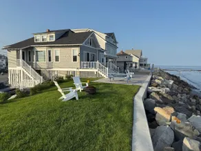 Oceanfront Sunrise and Set with Waterfront Hot Tub - Image 3