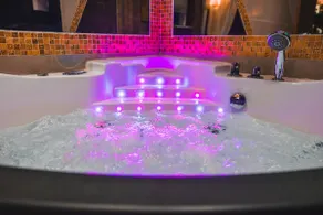 Oriental Palace VIP SPA Experience Jacuzzi & Sauna - Image 5