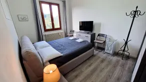 Modern Apartment + Free Parking - NO ZTL - Image 2