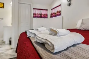 Romantic GOTL Escape | Jacuzzi | Walk to Strip - Image 4