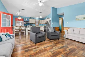 Family-friendly cottage close to beach & boat ramp - Image 2