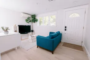 Cozy + Clean Beverly Apt! - Image 2