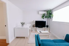 Cozy + Clean Beverly Apt! - Image 3