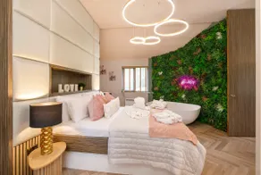 Maple Luxury Lodge - Image 2