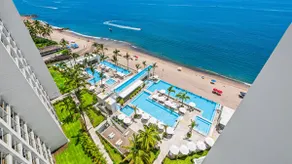 Stylish Oceanfront 2BR - Balcony with Sunset Views, Pools, Beach & Gyms - Image 5