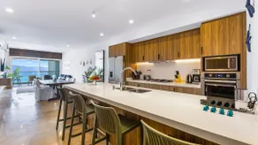 Stylish Oceanfront 2BR - Balcony with Sunset Views, Pools, Beach & Gyms - Image 4