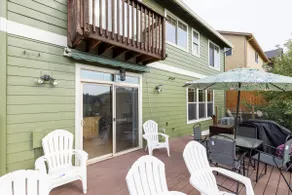 Charming, cozy home with immaculate view - Image 4