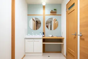 Accommodates up to 14 people! Spacious 5-bedroom house near Asahikawa Station | 30 min drive to ski resort and Asahiyama Zoo - Image 5