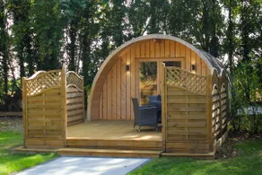 Stansted Airport - Cosy cabin with Parking - Image 3