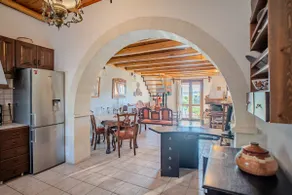 Traditional Art House Armenoi - Image 2