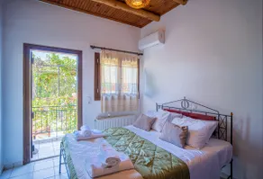 Traditional Art House Armenoi - Image 4
