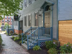 THE INN Downtown-Private Entrance Studio Apartment - Image 3