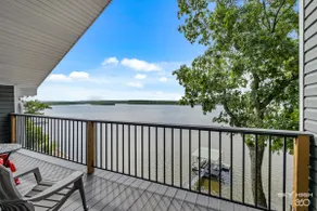 Driftwood Lodge: Boat Dock, Game Room & Lake Views - Image 2