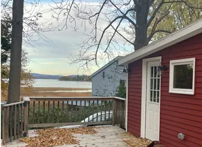 Little Red Cabin - Image 2