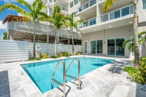 2BR in Hollywood|free parking|pool|balcony - Image 3