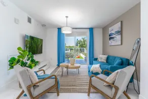 2BR in Hollywood|free parking|pool|balcony - Image 2