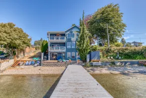 Lakefront Oasis at Lake Stevens outside of Seattle - Image 2