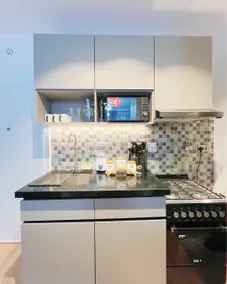 Capital cribs. Stylish apartment w/netflix &wifi - Image 5