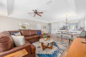 Linda's House on Jasmine - Image 3