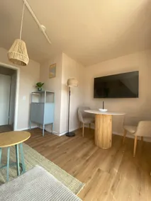 Coastal Boho Apartment | Balcony | 5 min to the harbor - Image 5