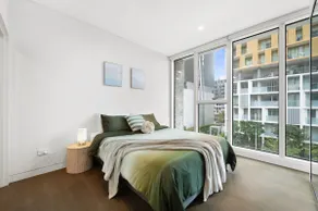 Gorgeous & Spacious 2BR Apt + Parking Pool & Gym - Image 3