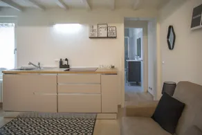 Obelisk apartment in the historic center of Reggio Emilia - Image 4
