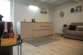 Obelisk apartment in the historic center of Reggio Emilia - Image 3