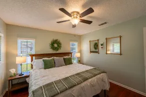 Boerne Hill Country Retreat • Walk to Main Street - Image 5