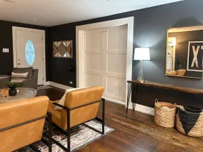 LUXE Stay-2 King beds, walk to dine, coffee, shop - Image 4