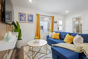 Modern King BR | Walk to Deep Ellum | Free Parking - Image 3
