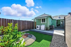 Spacious & Cozy 3BR/2BA Retreat with AC - Image 5