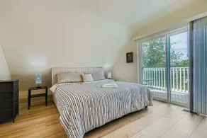 Hidden Lake House. Private, Parking, Yard, Central - Image 3