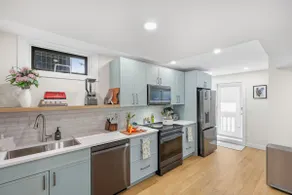 Stylish 2BR Suite with Full Kitchen - Image 4