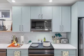 Stylish 2BR Suite with Full Kitchen - Image 5