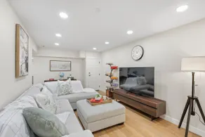 Stylish 2BR Suite with Full Kitchen - Image 3