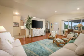 Stunning home 3 bed 2 bath AC - Image 3