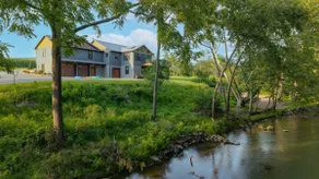 The Oakdale Retreat - Image 2