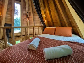 The Cornesse pine cone. Unusual accommodation. - Image 3