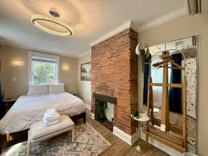 3bdrm Queen Village on Historic Cobblestone Street - Image 2