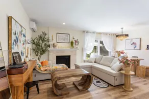 SWEET HOME | 3 bedroom w/ fully fenced backyard - Image 5