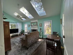 Private cabin in wine country - Image 2