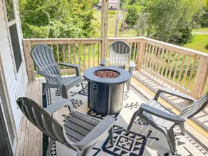 Tranquility Heights: Deck, Grill, Darts, MovieSpot - Image 4