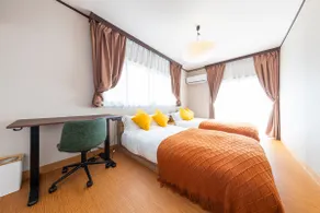 20 minutes from Shinjuku (train) Free pick up from airport for 10 nights or more (up to 5 people) - Image 3