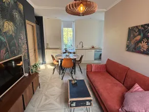 Tropical suite • Quiet city center • Bike & Loire - Image 3