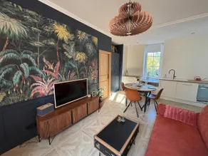 Tropical suite • Quiet city center • Bike & Loire - Image 2